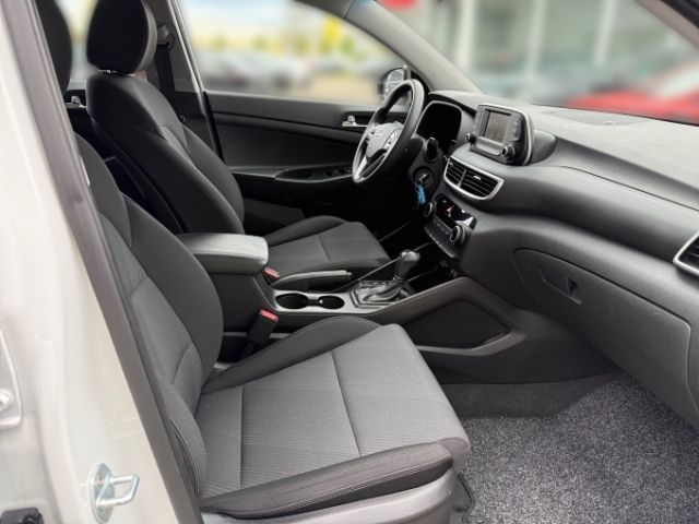 Fahrzeugabbildung Hyundai Tucson Pure 2WD 1.6 +RADIO+KLIMA+LICHTSENSOR+BLU