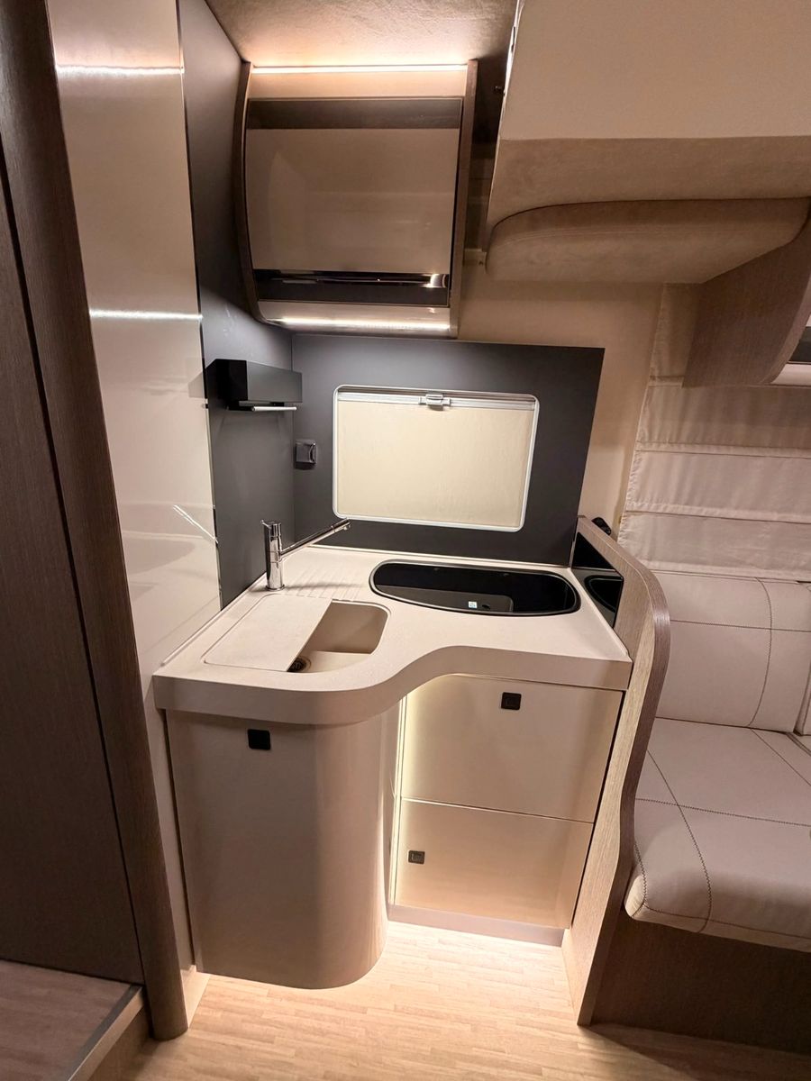 Fahrzeugabbildung Citroën Jumper Eden Camp P745 GLC Wohnmobil Markise