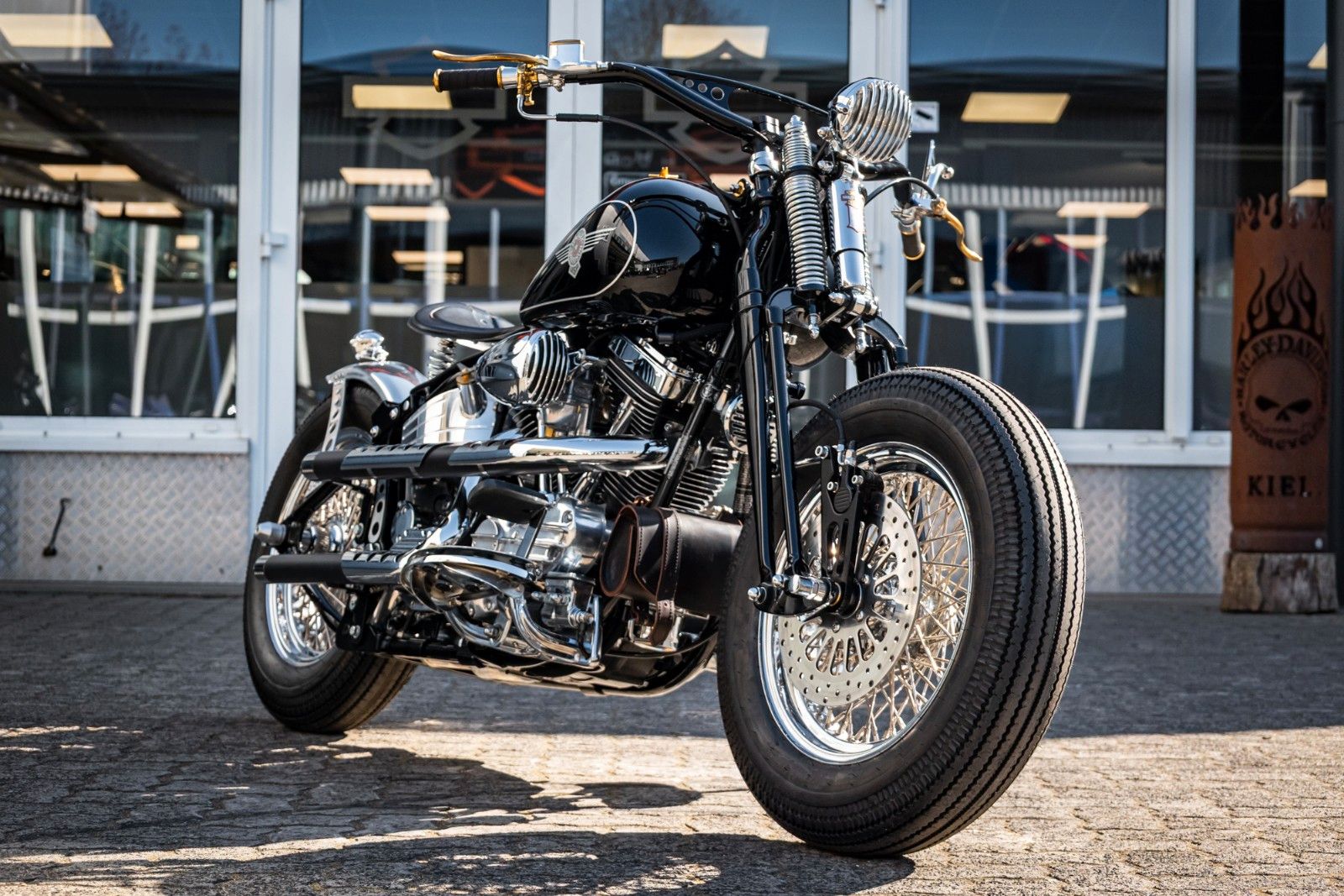 Fahrzeugabbildung Harley-Davidson Heritage Springer FLSTC 1989 Oldschool Custom