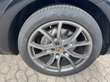 Porsche Cayenne - 9