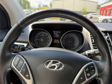 Hyundai i30 cw Trend+Klima+SHZ+Autom.+Garantie