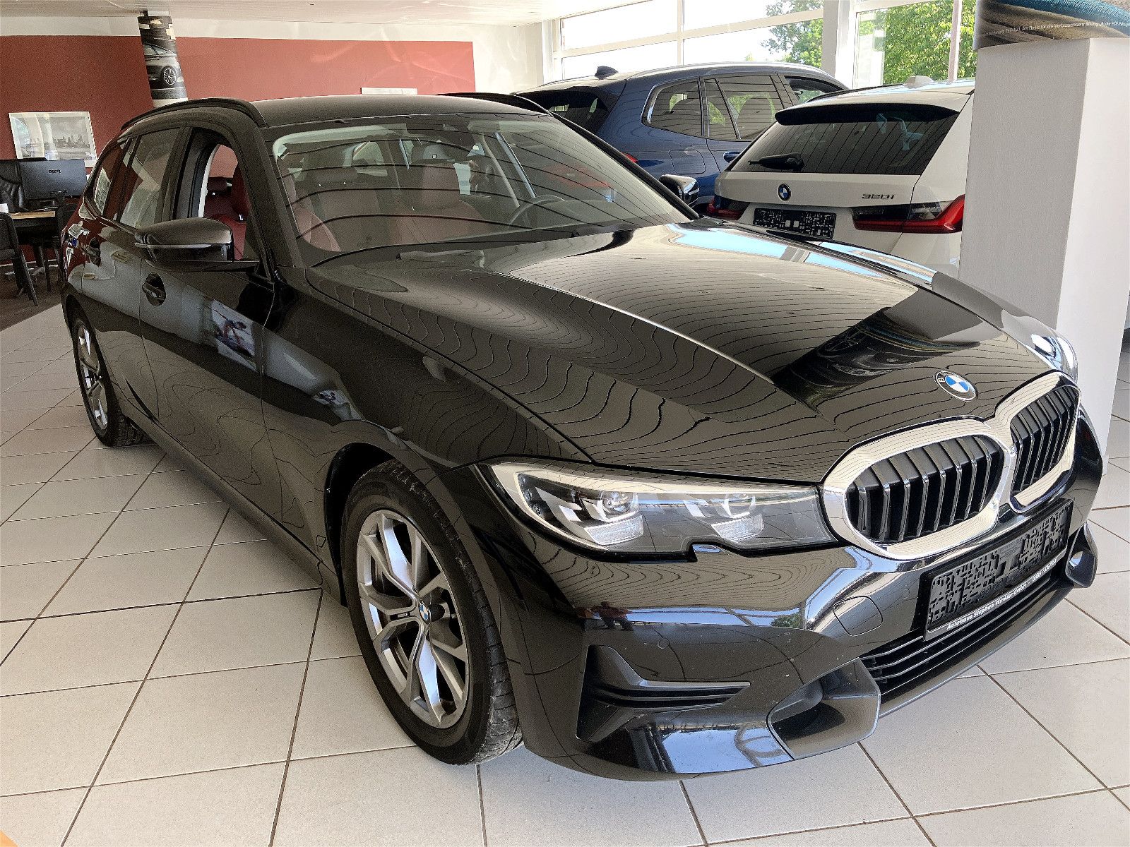 BMW 318d SportLine/HiFi/DrivingAss/LivePRO/DAB/Apple