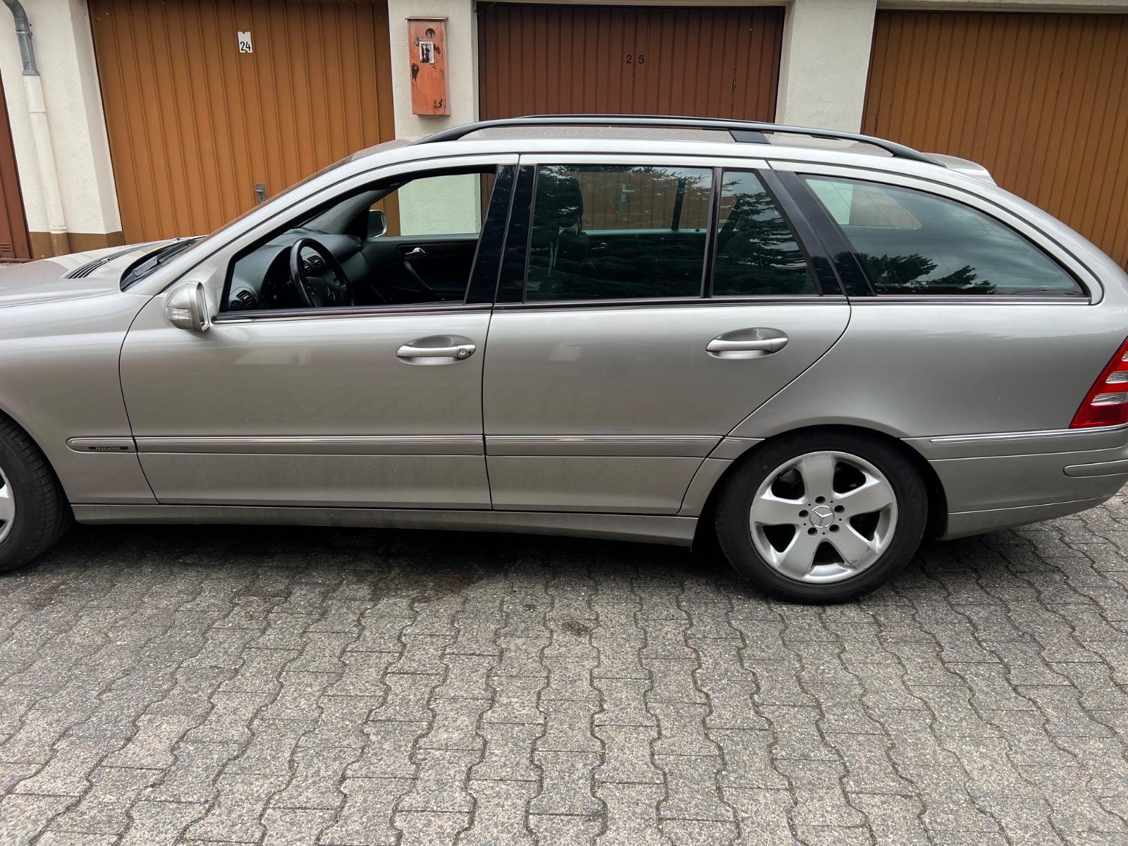 Mercedes-Benz C220 2004 — photo 6