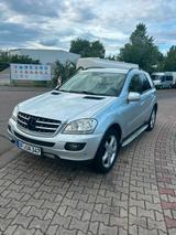 Mercedes-Benz Mercedes ML 320 W 164 - Mercedes-Benz ML 320 in Frankfurt (Main)