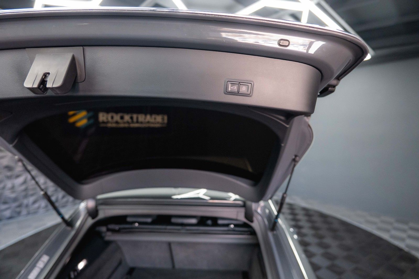 Fahrzeugabbildung Audi A6 Avant 3.0 TDI quattro Competition MTM 380PS