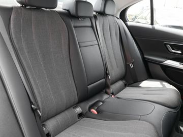 Mercedes E 200 - 7