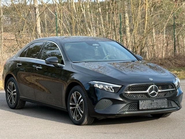 MERCEDES-BENZ A250e Led Vollleder Kamera Automatik Navi Keyles