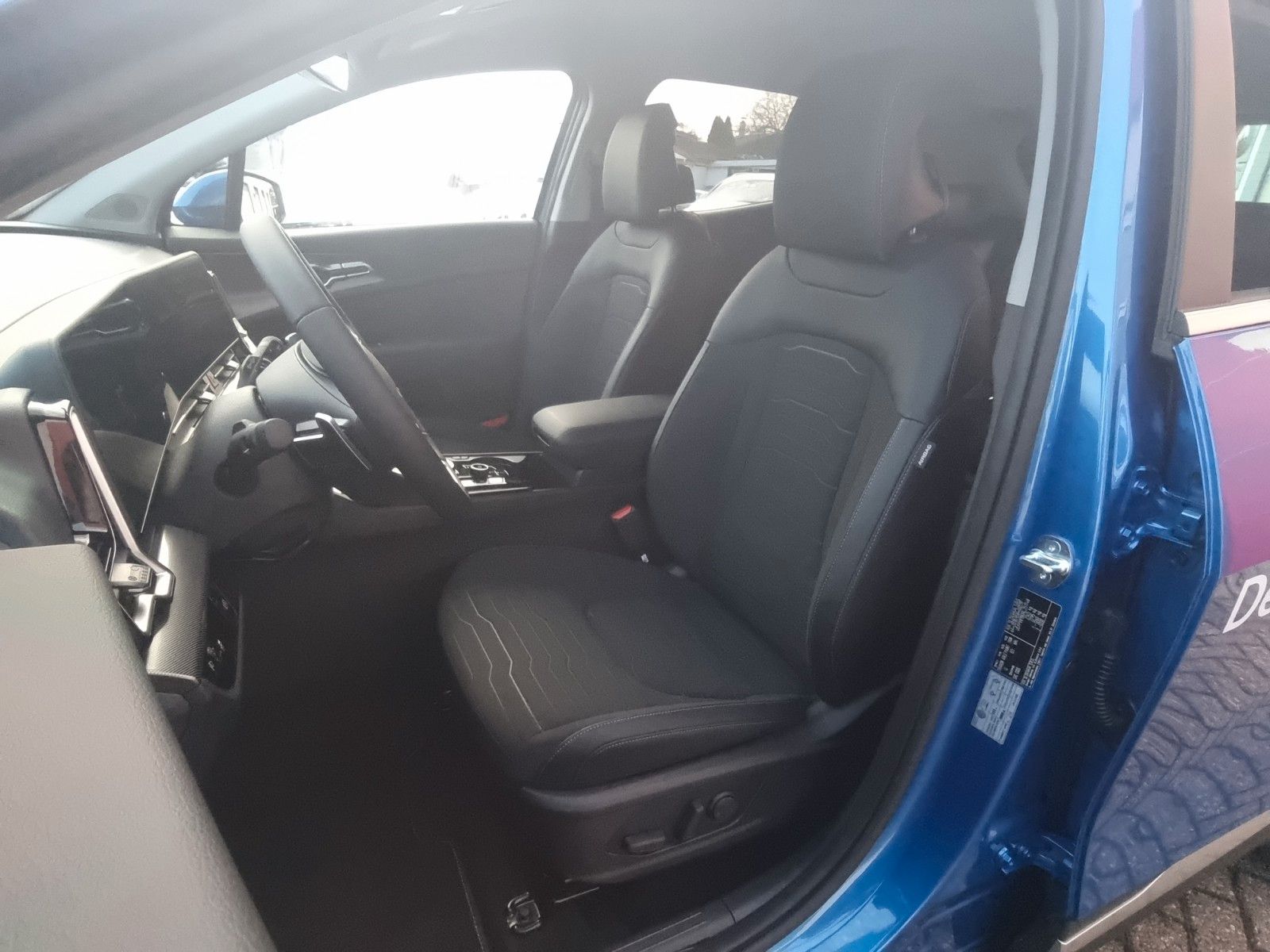 Fahrzeugabbildung Kia SPORTAGE 1.6T 48V 2WD DCT VIS KOM