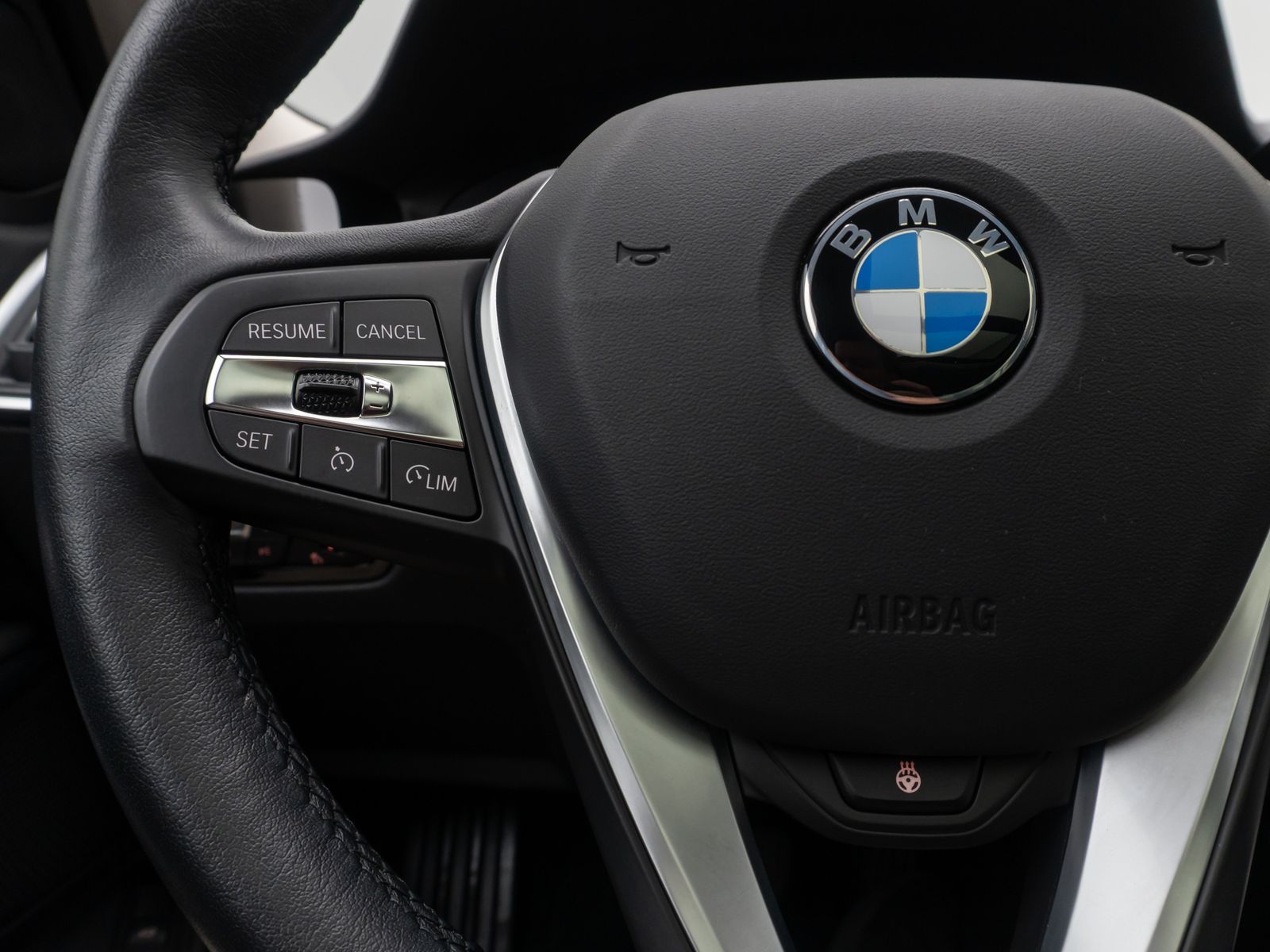 Fahrzeugabbildung BMW 320d DAB Kamera HiFi Memory LED Panorama 18Zoll