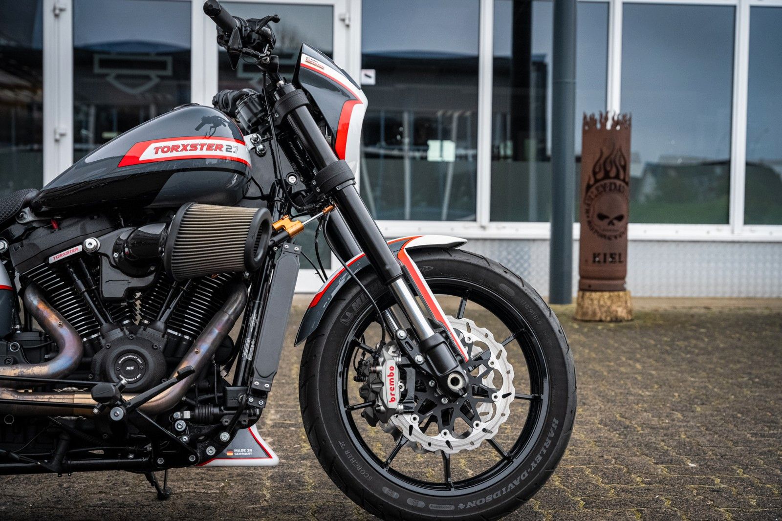 Fahrzeugabbildung Harley-Davidson TORXSTER FXLRS LOW RIDER S 165 cui  SERIEN NR. 1