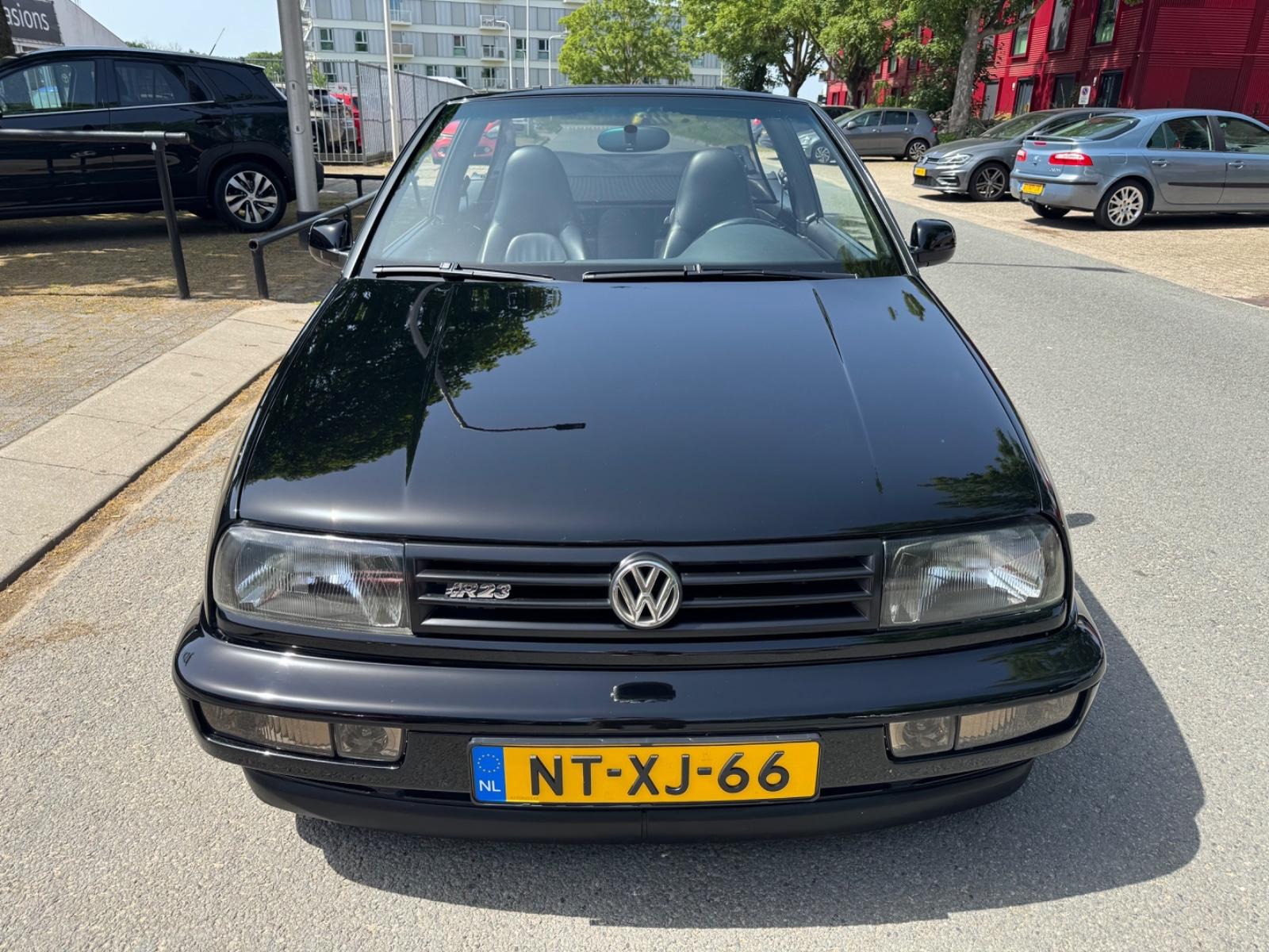 VOLKSWAGEN GOLF - VR5 CABRIOLET - 2.3 170 CV - BVM - VOLANT EN CUIR