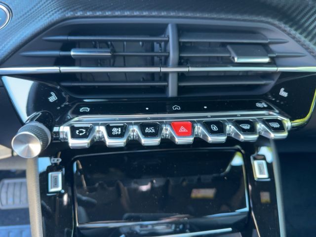 Foto Nummer 19: PEUGEOT 2008