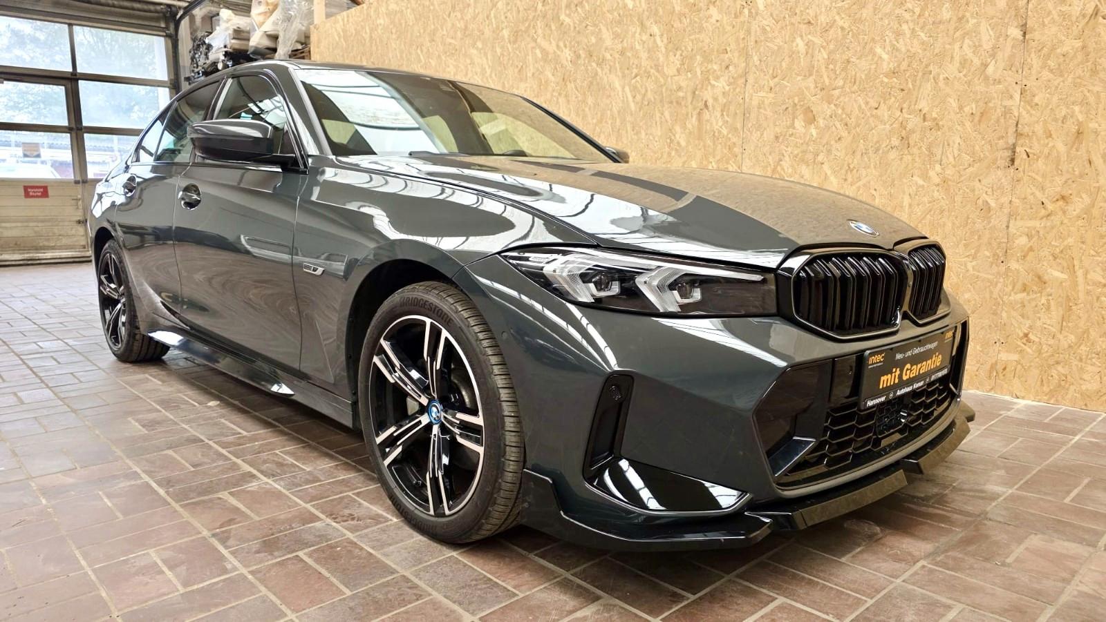 BMW 330e xDrive M Sportpaket M340 Optik