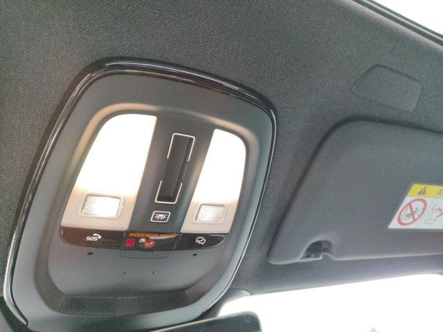 VOLVO EX40 (Bild 22 von Array)