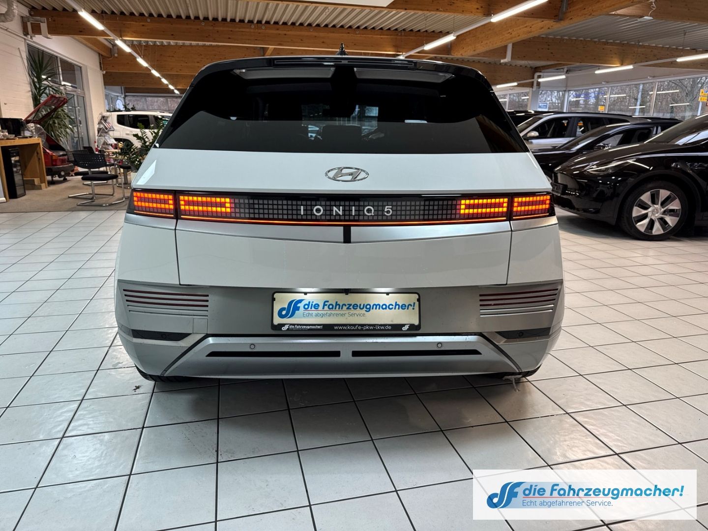 Fahrzeugabbildung Hyundai IONIQ 5 Uniq Elektro HUD El. Fondsitzverst. Navi