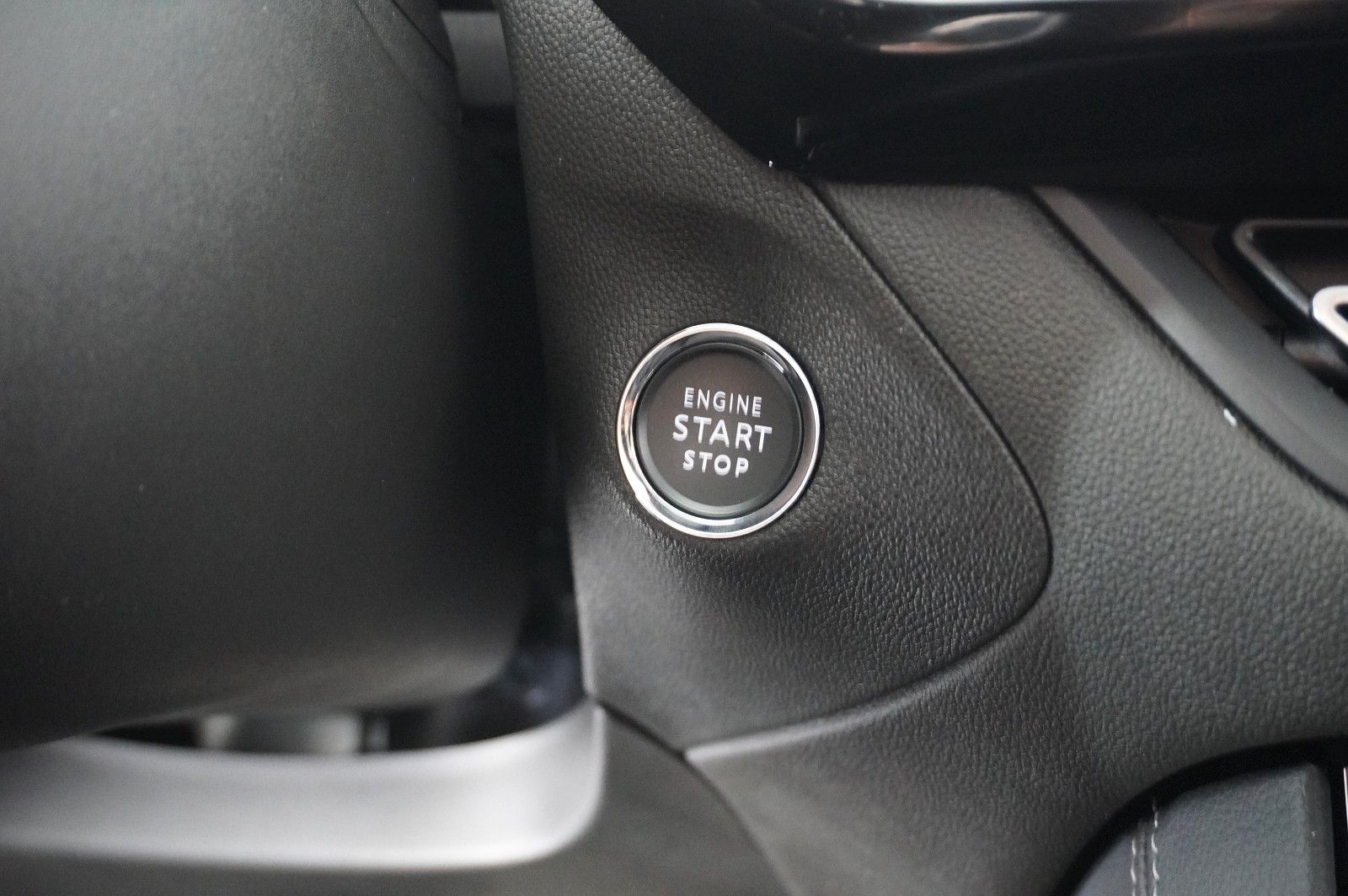 Fahrzeugabbildung Opel Grandland (X) GS SPORT 4HYBRID NAVI/LED/360°/DAB