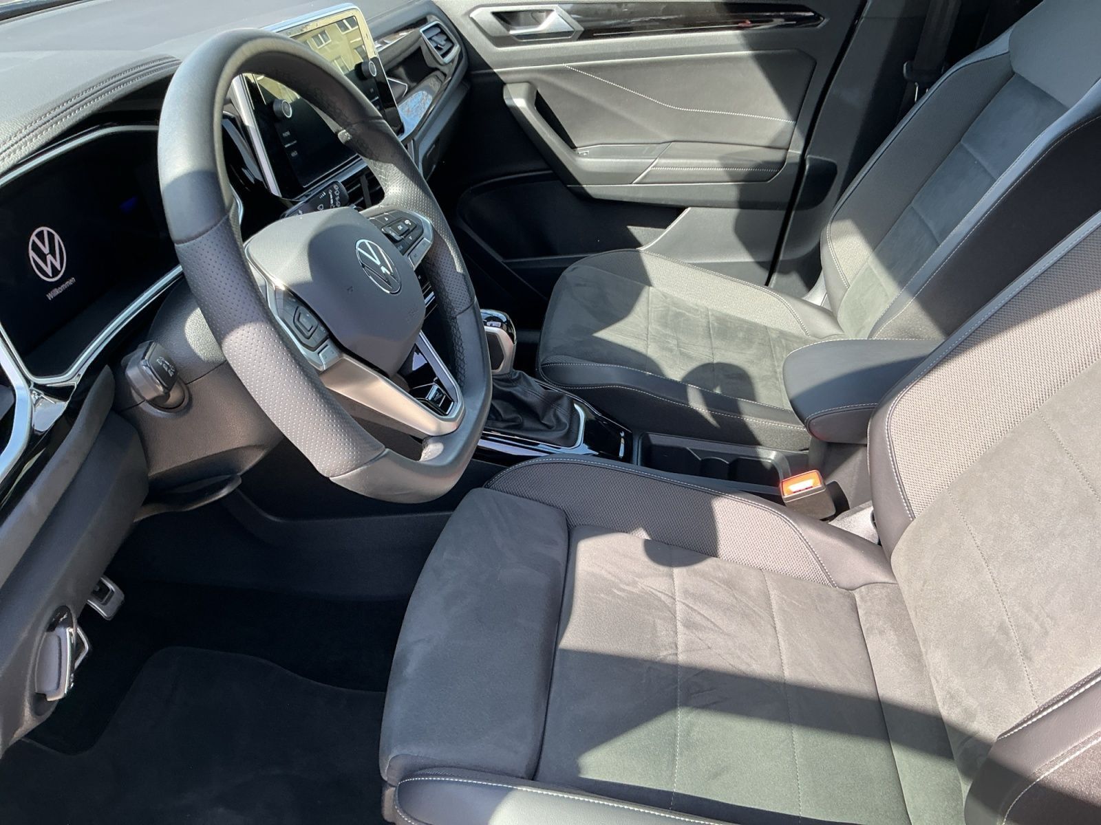 Volkswagen T-Roc - Bild 12