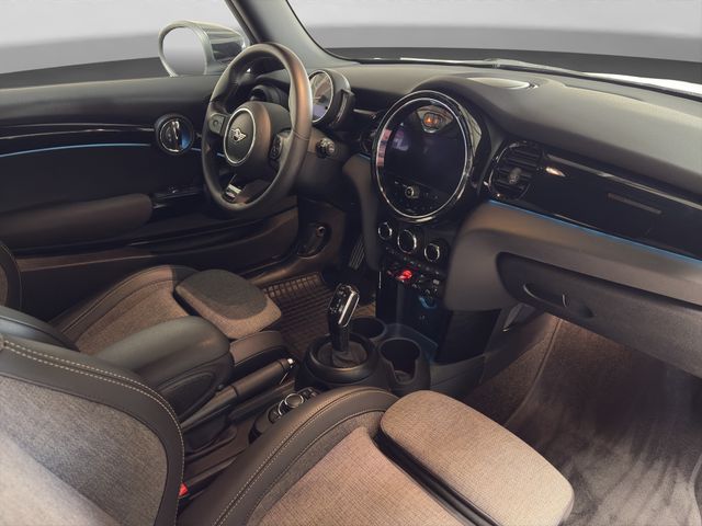 Fahrzeugabbildung MINI Cooper JCW Trim+Aerodynamik Kit+LED+CAM+CarPlay