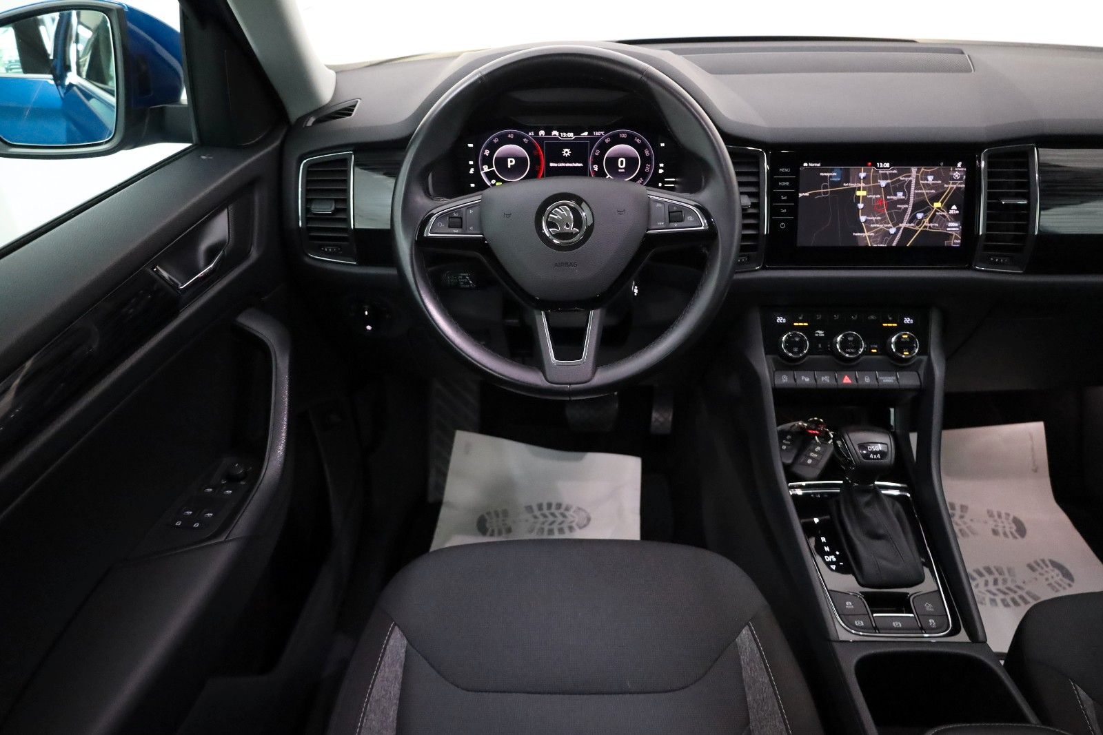 Fahrzeugabbildung SKODA Kodiaq Drive 125 4x4 7 Si,Navi,LED,ACC,AHK,SR+WR