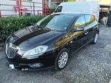 Lancia Delta 1.6 MJT DPF Argento - Lancia Delta Argento mit Diesel-Antrieb