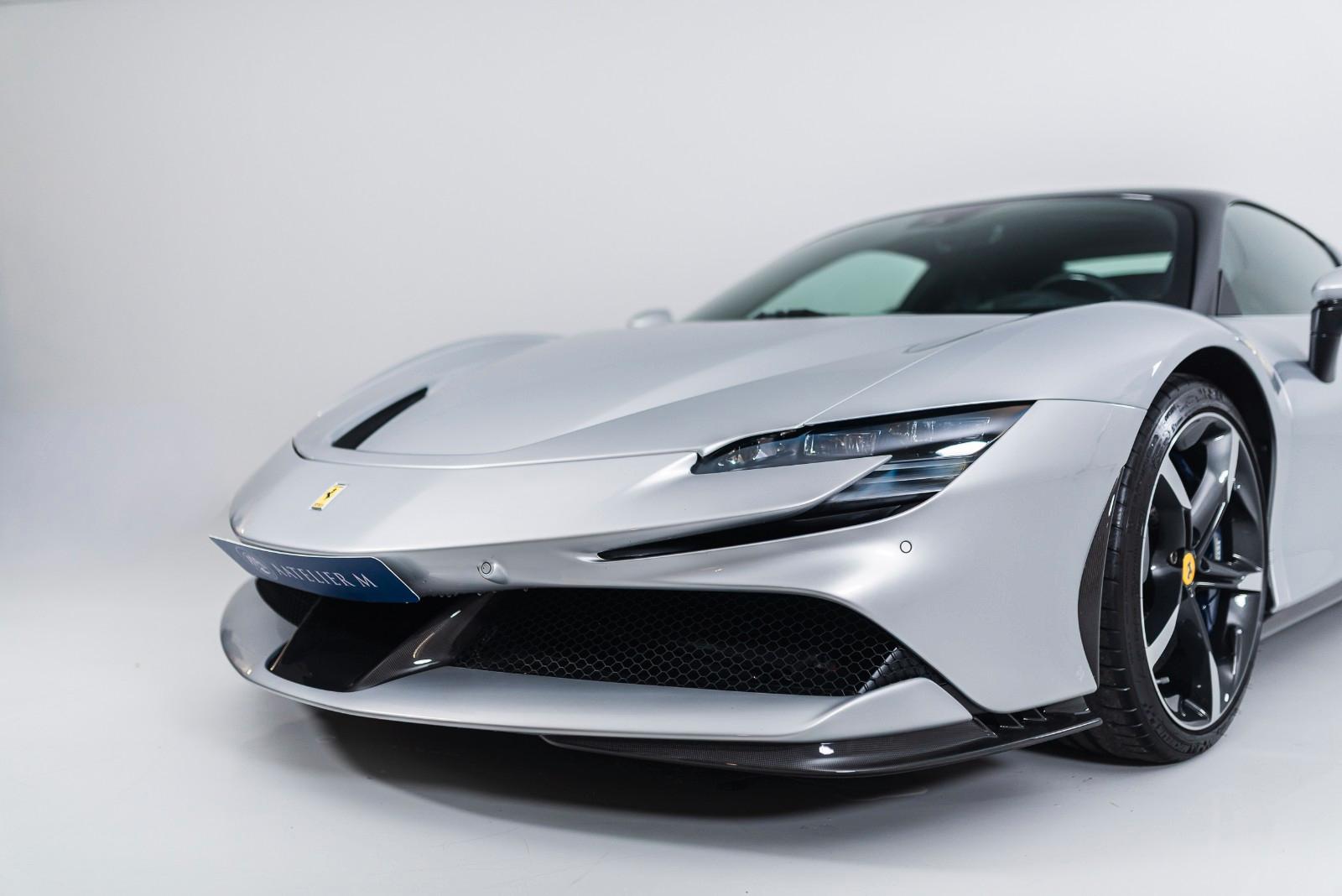 Ferrari SF90 - Garantie, Carbon, Lift, JBL, VAT
