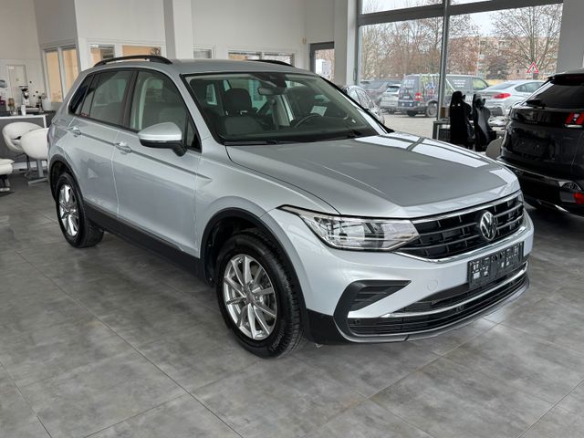 Volkswagen Tiguan 2.0TDI DSG Life 4 Motion*AHK*NAV*LED*ACC*