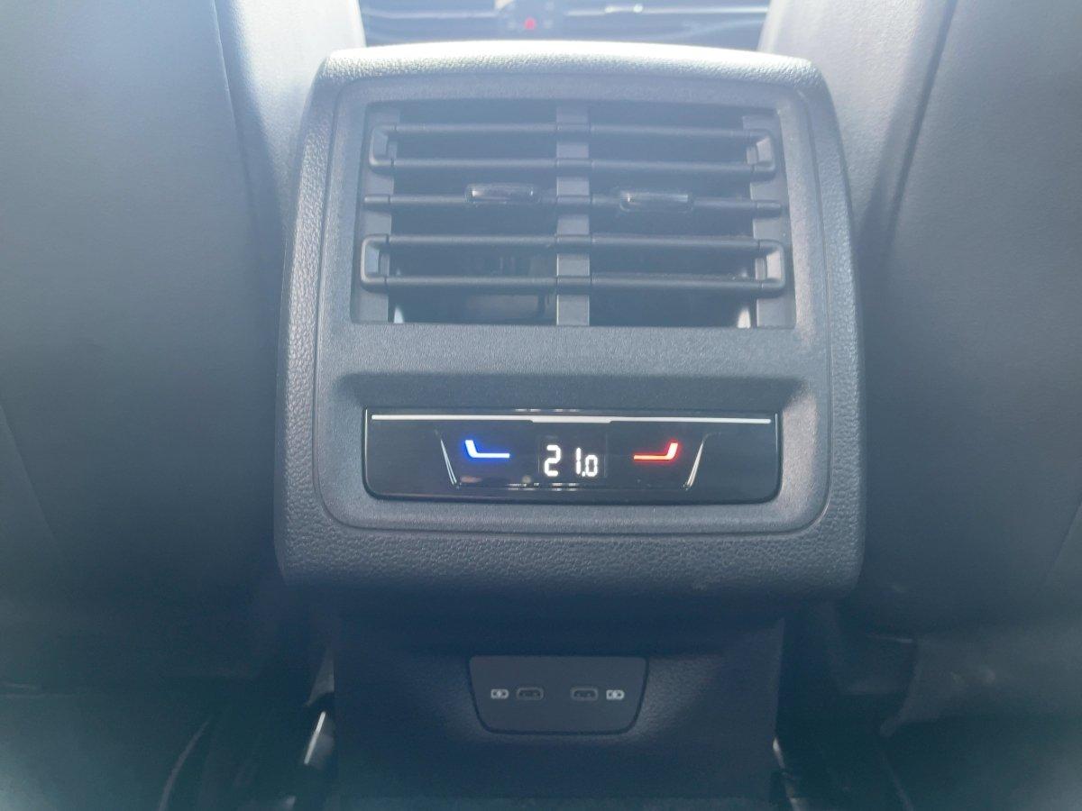 Volkswagen Golf R-Line 2.0 TSI BLACK+APP+DAB+VIRT+ACC+LED, миниатюра 18