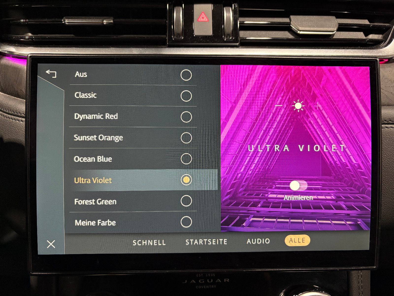 Fahrzeugabbildung Jaguar F-PACE SE AWD/D300/MEMORY/MASSAGE/APPLE/NAVI/KAM