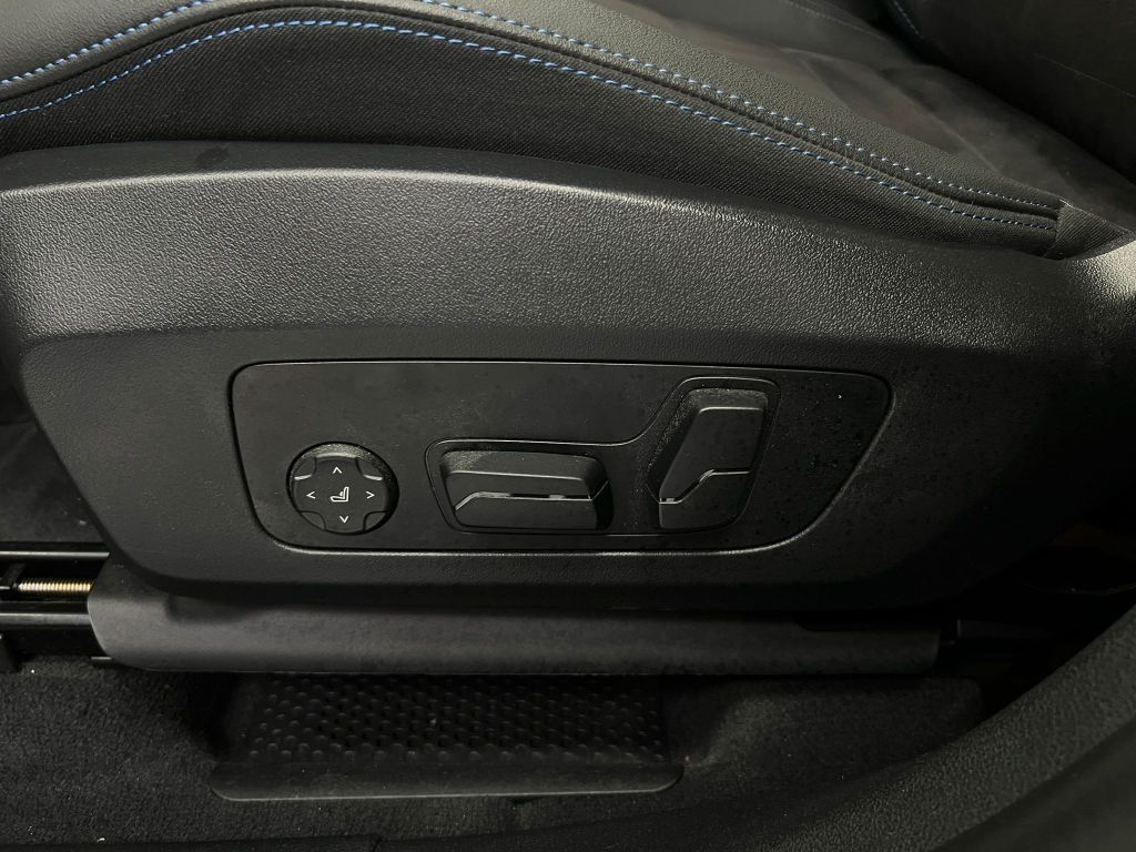 BMW 223 Active Tourer d xDrive M-Sport PANO*HUD*360°