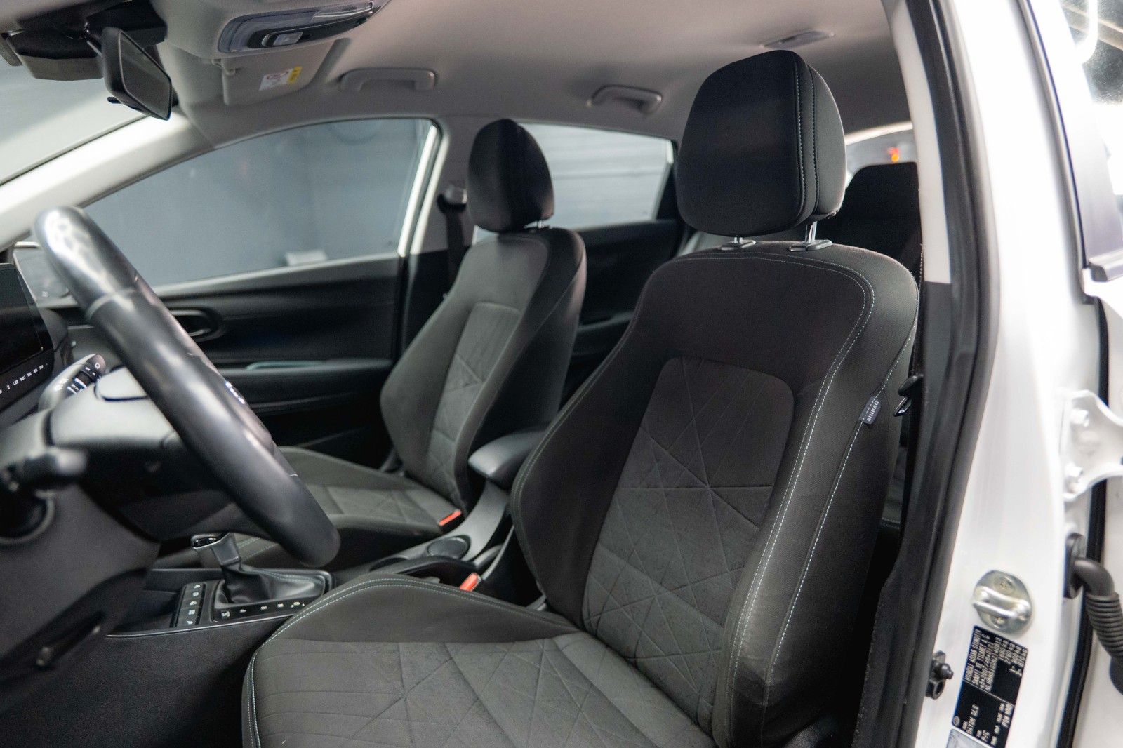 Fahrzeugabbildung Hyundai BAYON Intro Edition MildHybrid DCT 2WD Pluspaket