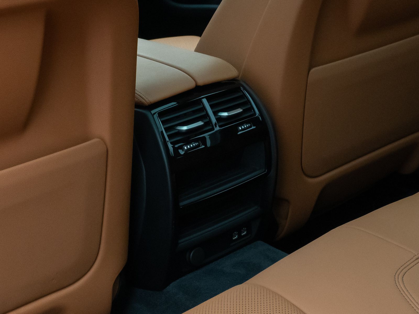 Fahrzeugabbildung BMW 530e Panorama Kamera HUD DAB HiFi Alarm Sport