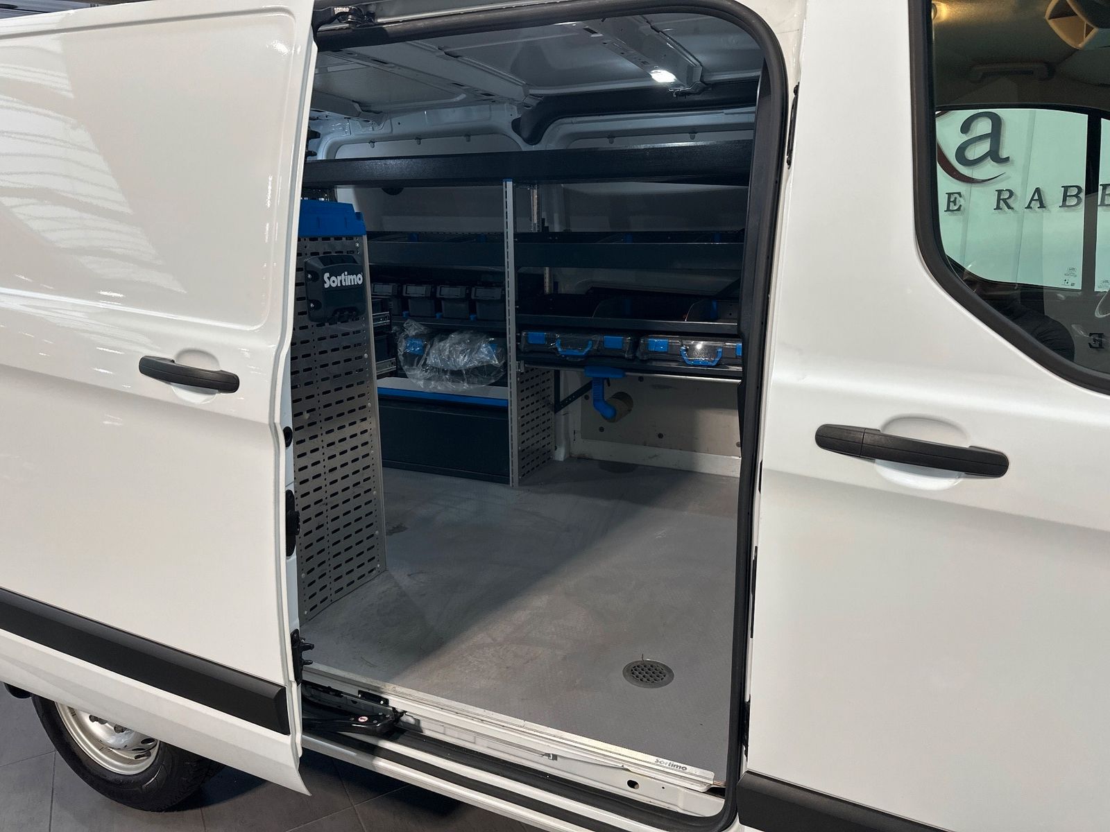 Fahrzeugabbildung Ford Transit Custom 280 L1H1 SORTIMO+NAV+KAMERA+PDC