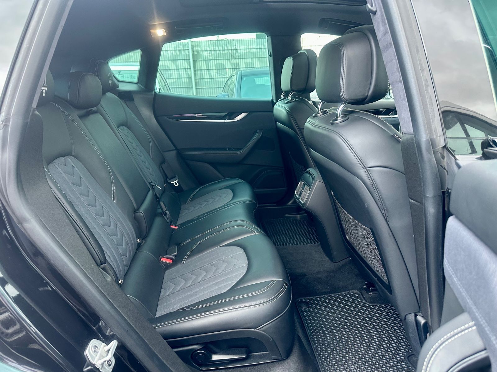 Fahrzeugabbildung Maserati LEVANTE GRANLUSSO Q4*SERVICE BEI MASERATI *