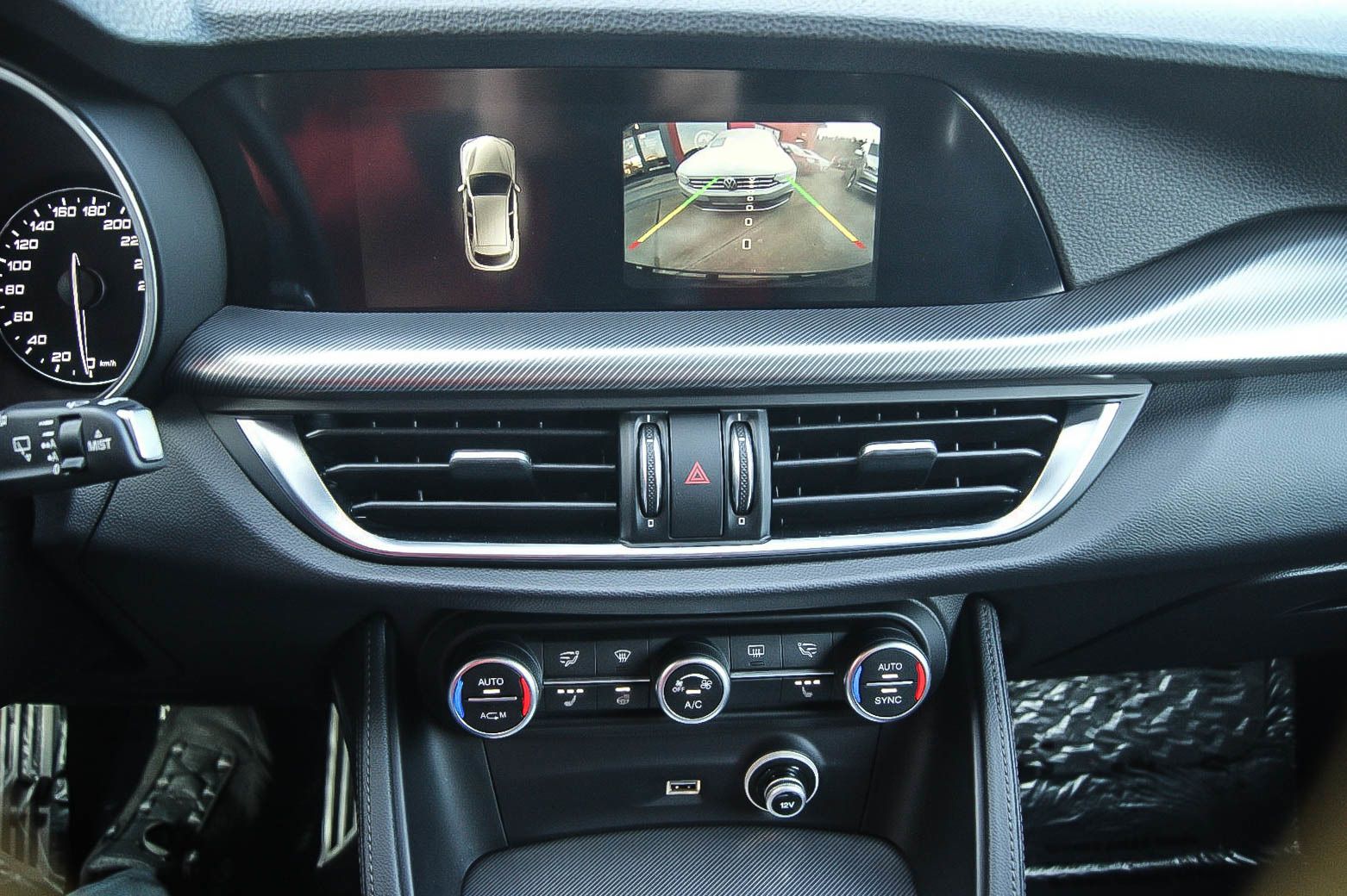 Fahrzeugabbildung Alfa Romeo Stelvio Super Q4 LUSSO SPORTPAKET LEDER WINTER