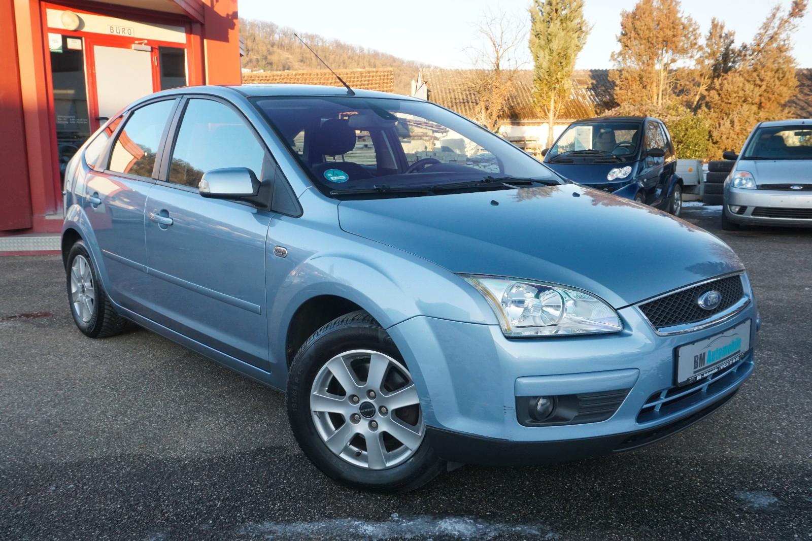 Ford Focus Lim. Ghia*Klima*Schiebedach*Sitz.H*PDC*