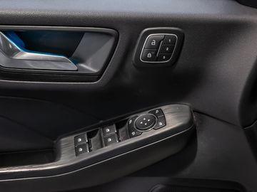 Ford Kuga 2.5 Plug-In Hybrid Vignale Stauassistent