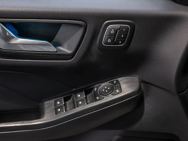 Ford Kuga 2.5 Plug-In Hybrid Vignale Stauassistent