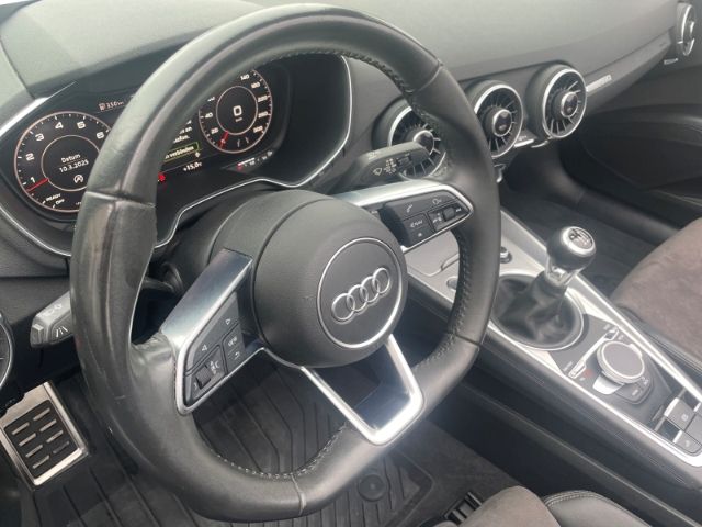 Fahrzeugabbildung Audi TT 2.0 TFSI Roadster Navi, Alcantara, Sitzheizun