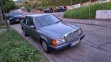Mercedes-Benz Mercedes Benz W124 - Mercedes-Benz W124 aus dem Jahr 1988
