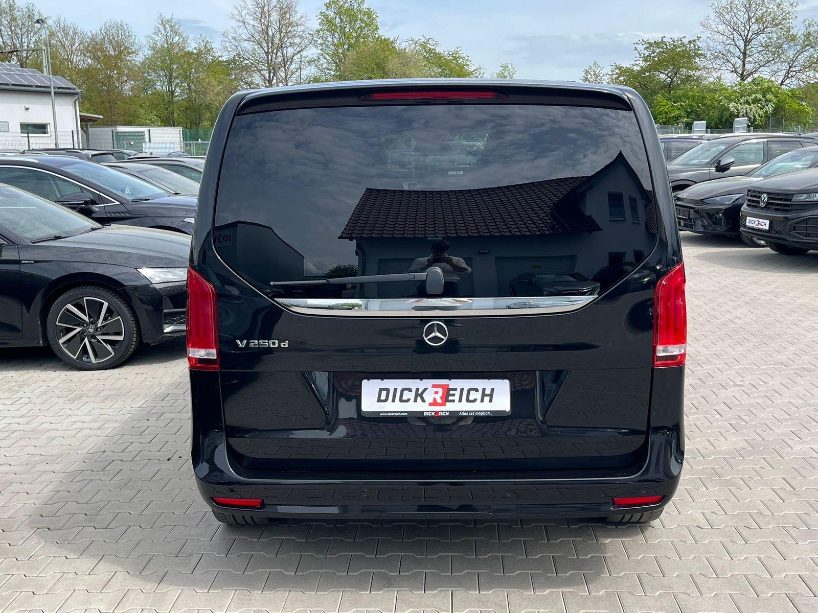 Fahrzeugabbildung Mercedes-Benz V 250 d EDITION 21 kompakt AMG NIGHT*LED*LEDER