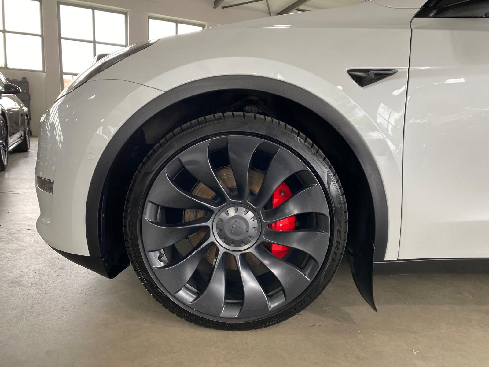 Fahrzeugabbildung Tesla Model Y Performance Long Range Dual AWD/AHK/