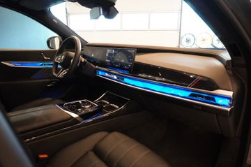 BMW 750 - 10