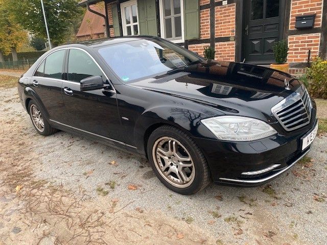 Mercedes-Benz S 350 CGI BE Leder Kam Nacht S.Dach Bi-Xe H&K E5