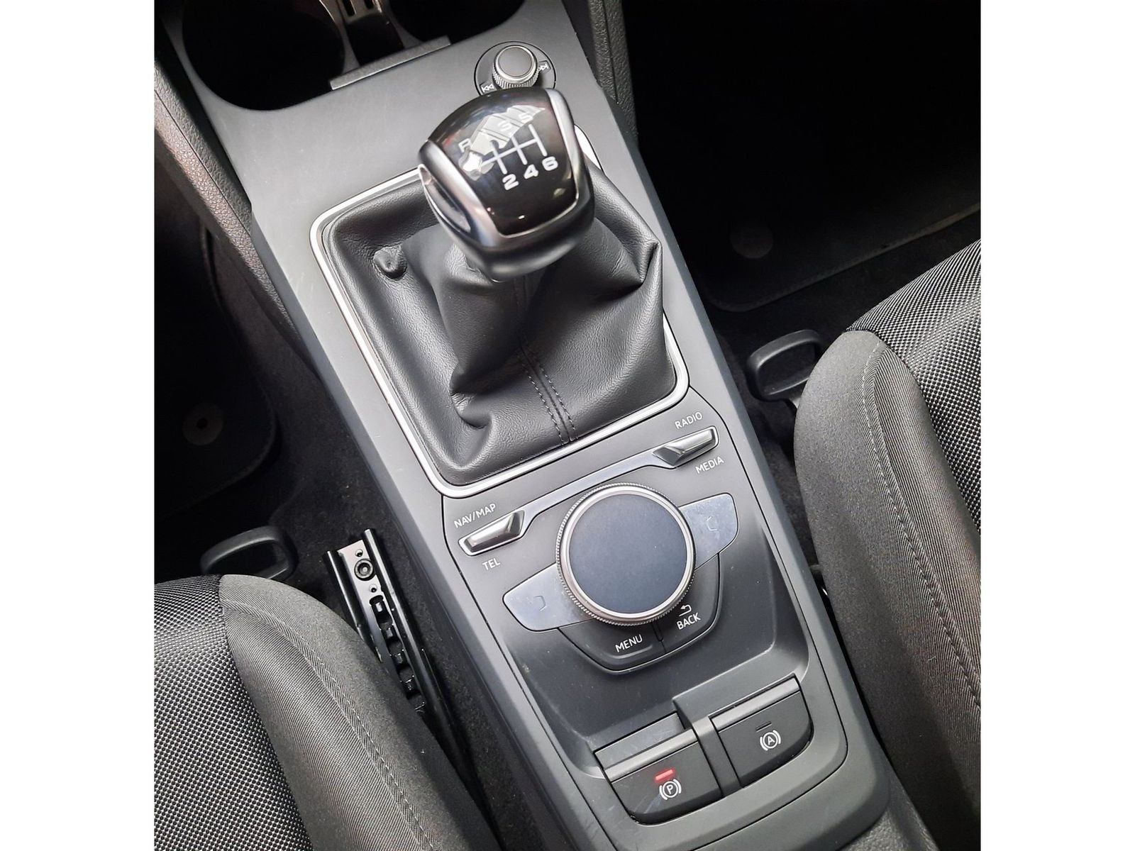 Fahrzeugabbildung Audi Q2 30 TFSI advanced *Cam*PDC*LED*Sitzhzg*ACC*