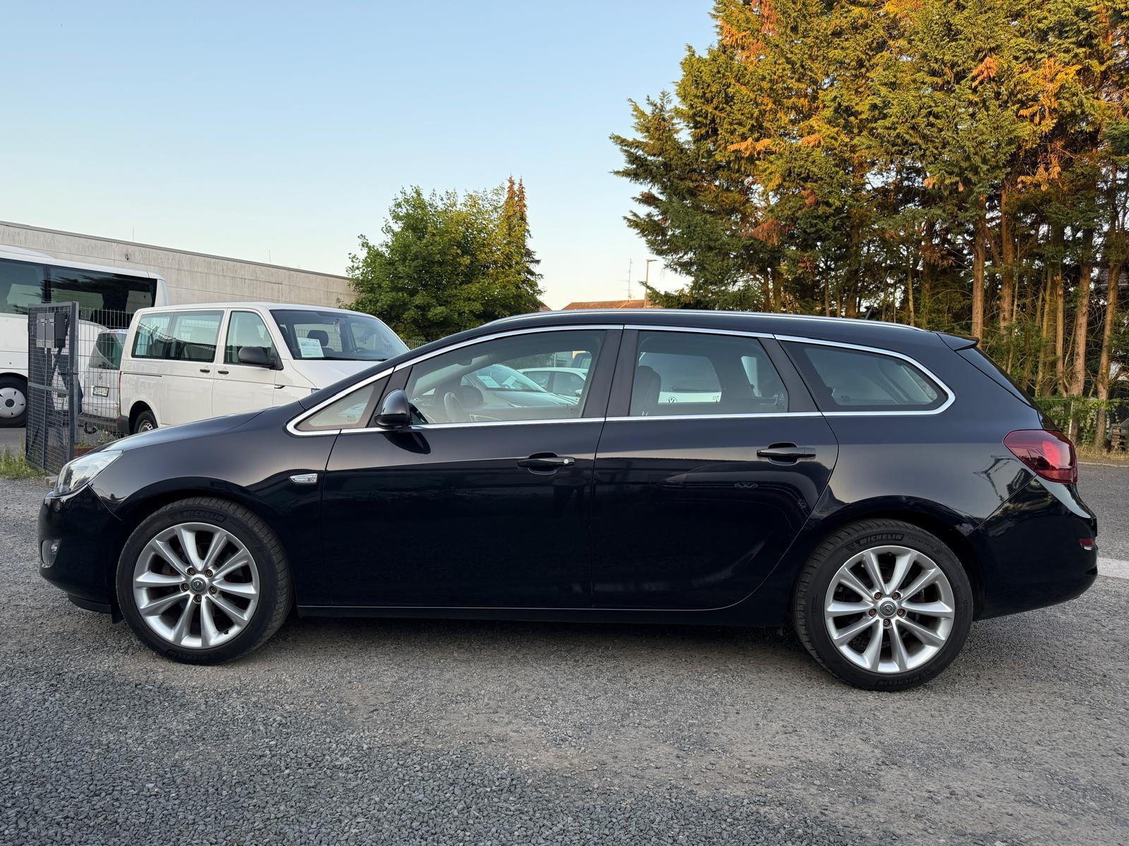 Opel Astra Sports Tourer 1.6 Turbo Tempomat.