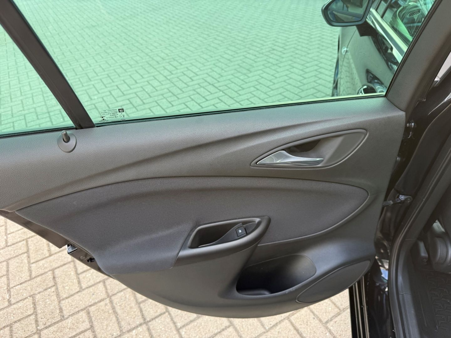 Fahrzeugabbildung Opel Astra K Sports Tourer Edition Start Stop LED App