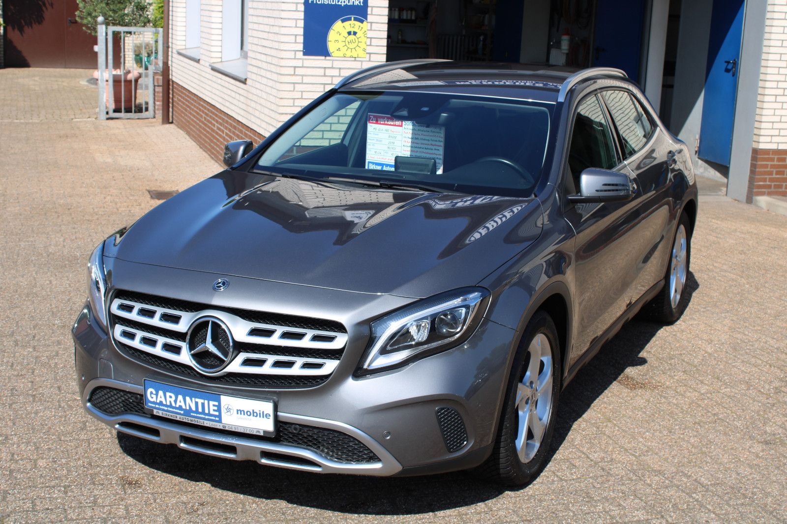 MERCEDES-BENZ GLA 180 Urban*18Zoll*LED*Navi*Allwetter*AHK*