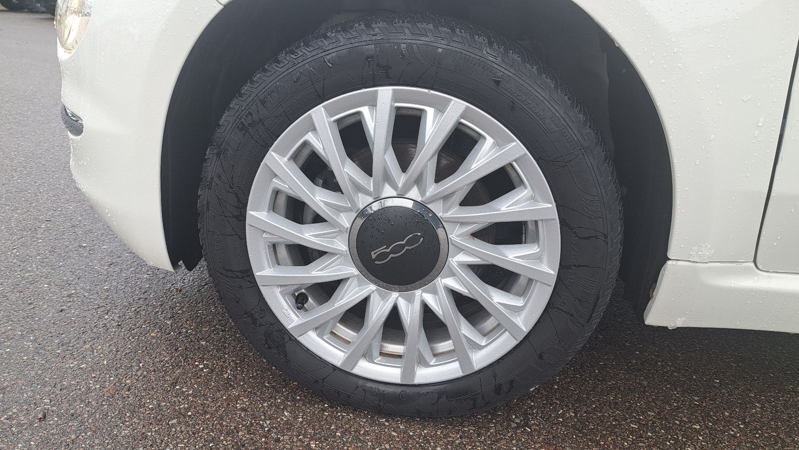 Fahrzeugabbildung Fiat 500 Dolcevita Hybrid