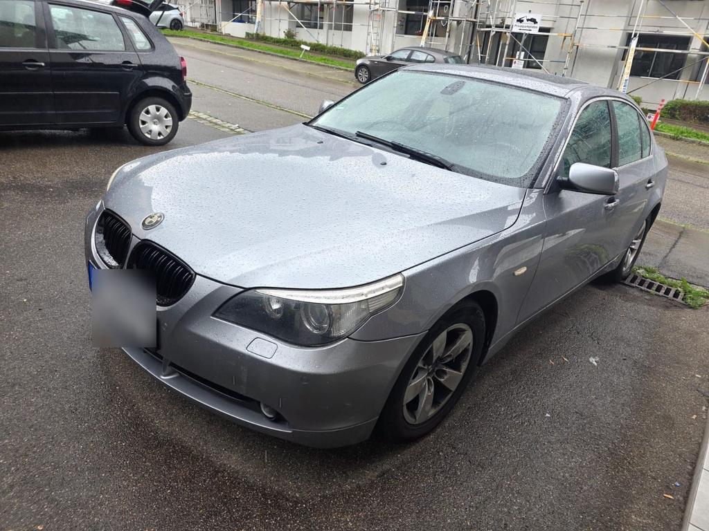 BMW 523