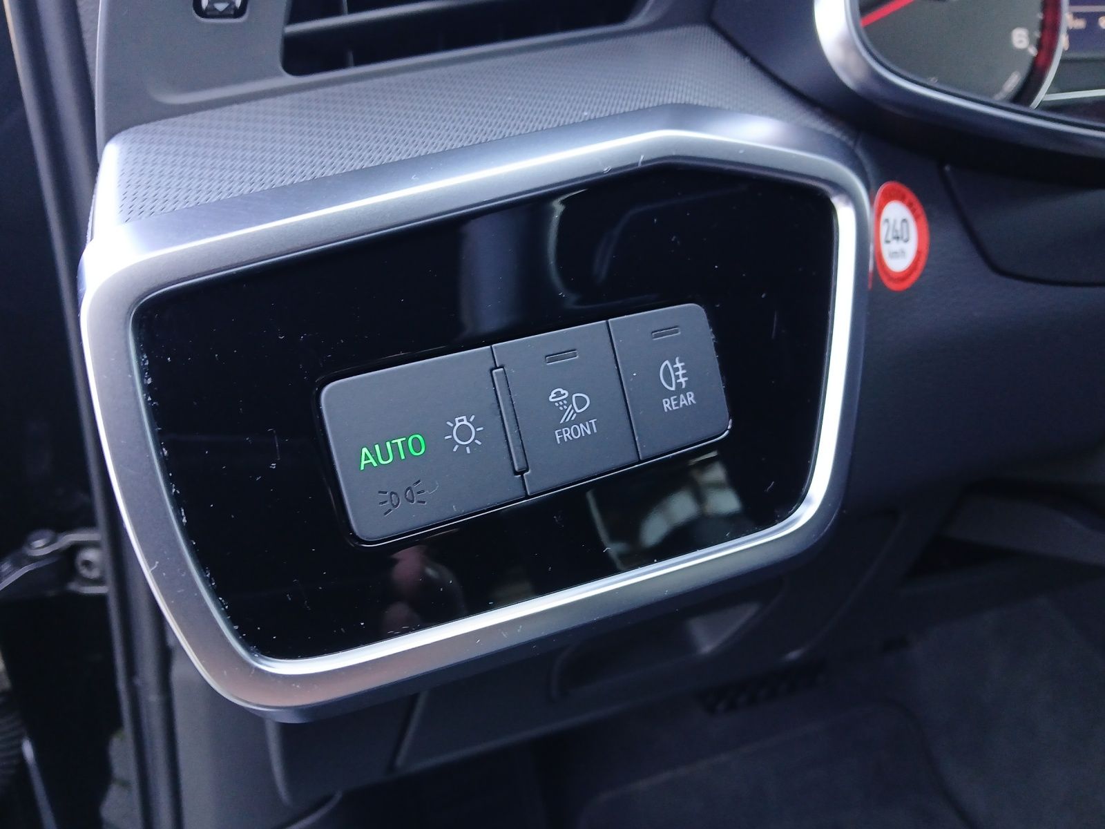 Fahrzeugabbildung Audi A6 Avant 40 TDI sport S-tronic LED Navi Leder AC